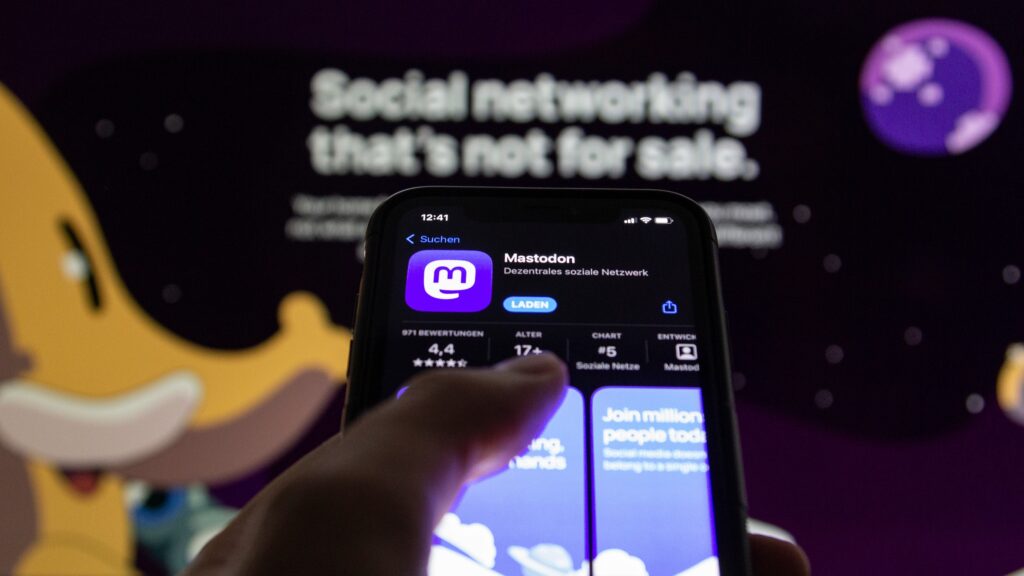 Usar otra plataforma de redes sociales, Mastodon, lo ayuda a salir del Twitter de Elon Musk.